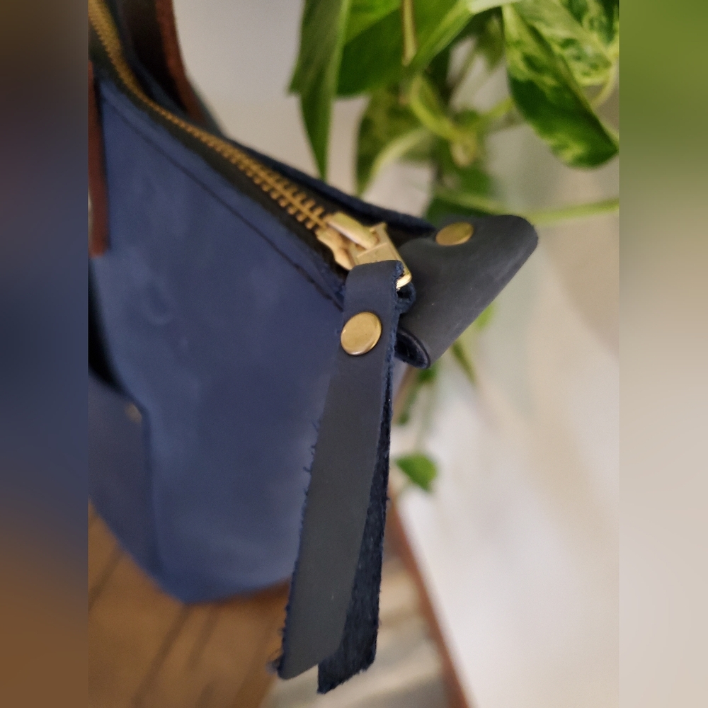 Portland Leather Deep Water Medium Tote - Picture 13 of 16